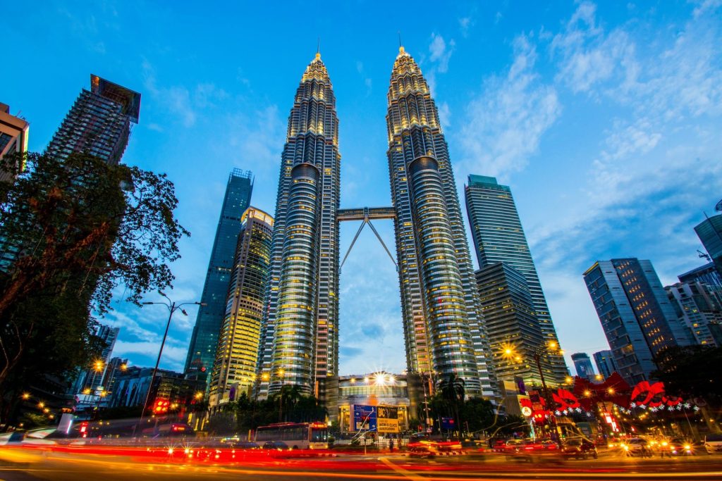 Harga Paket Wisata Tour 3 Negara Asia April 2026 Murah